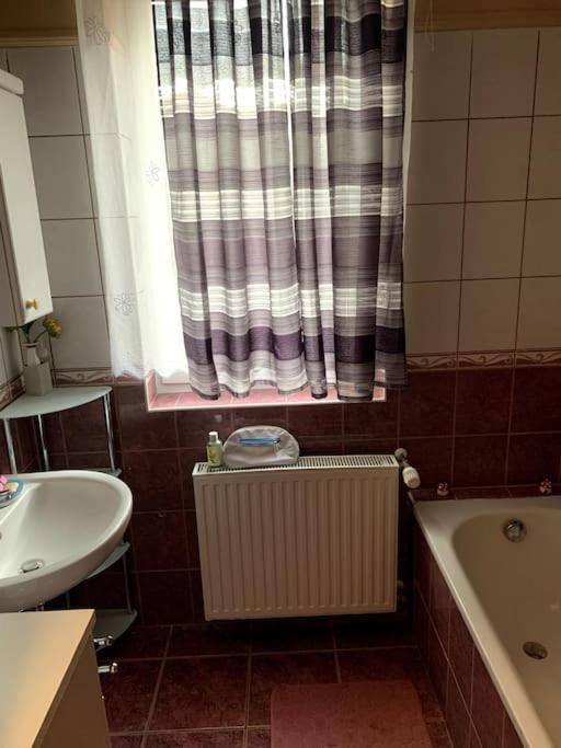 Laura Apartman Hajdúszoboszló Exterior foto